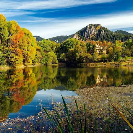 Liora * Smolyan